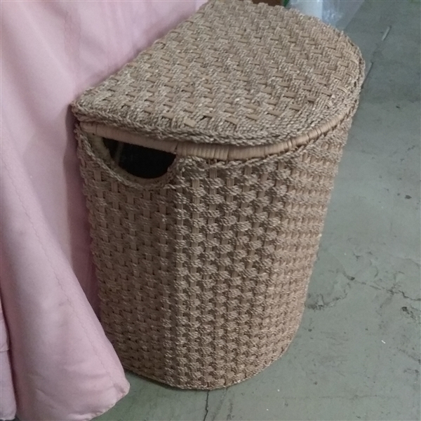 WOVEN HAMPER