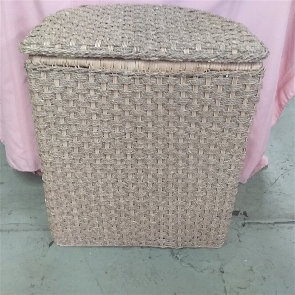 WOVEN HAMPER