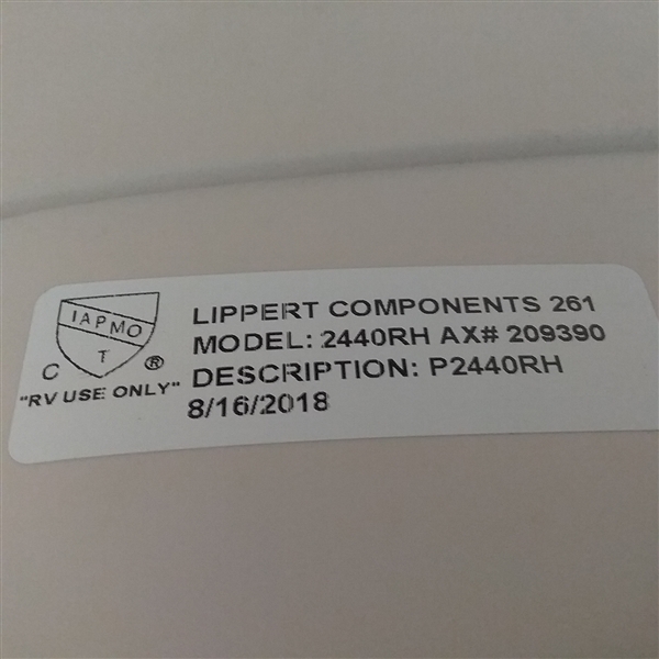 RV TUB LIPPERT COMPONENT 24 X 40  RIGHT HAND DRAIN  PARCHMENT 