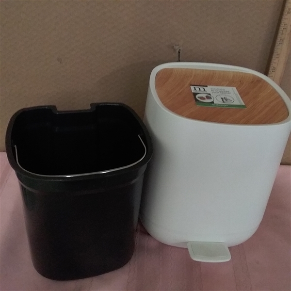 SQUARE ABS 5L STEP TRASH CAN