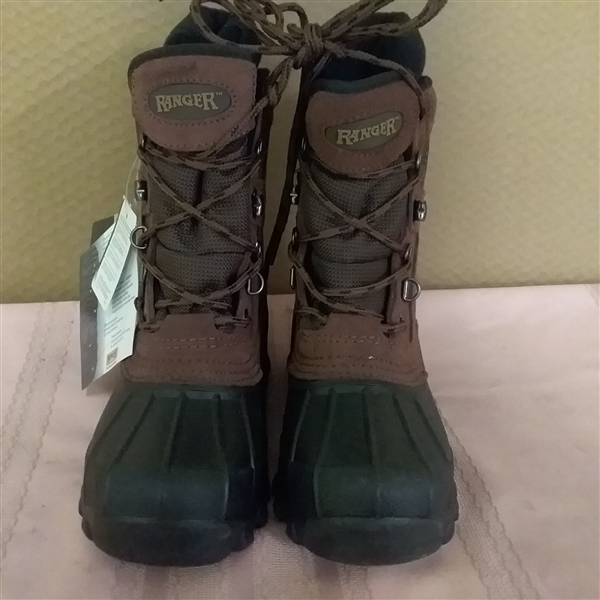 CHILDRENS RANGER SNOW BOOTS SIZE 5