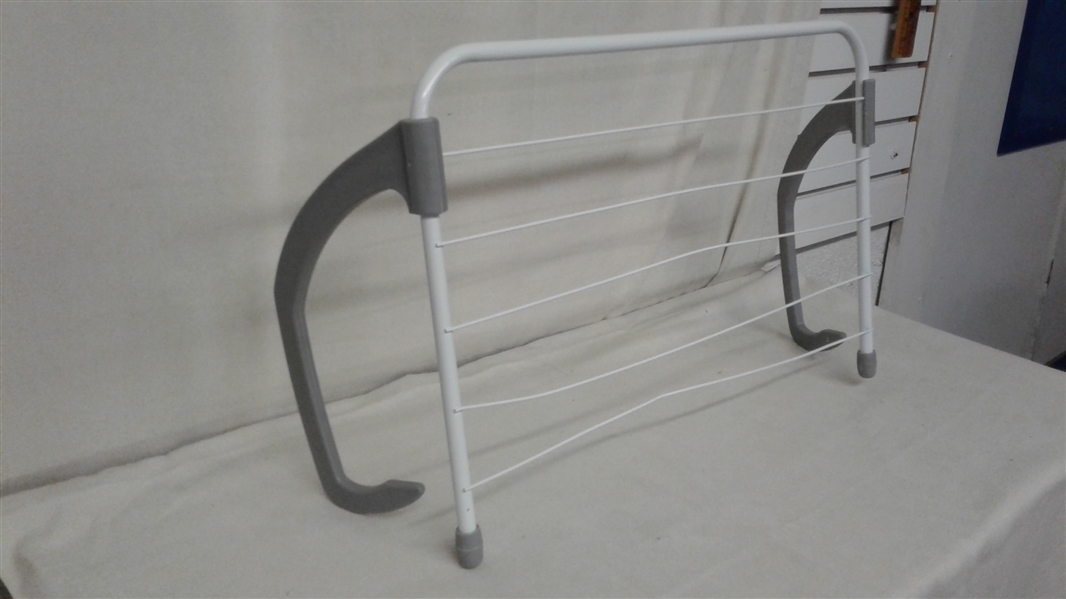 FOLDING WIRE RACK