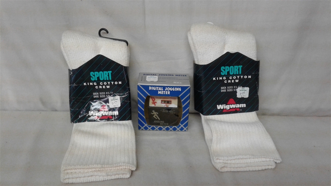 DIGITAL JOGGING METER AND 2 PAIR OF SPORT KING COTTON CREW SOCKS