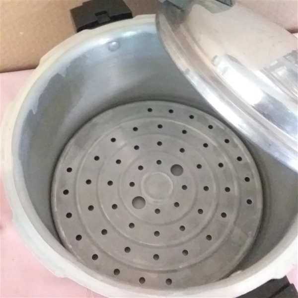 PRESSURE COOKER AND POTS WITH LIDS