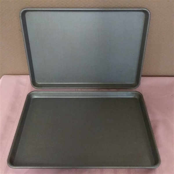 ROASTING PAN, COOKIE SHEETS, WILTON MUFFIN PANS & BREAD PAN