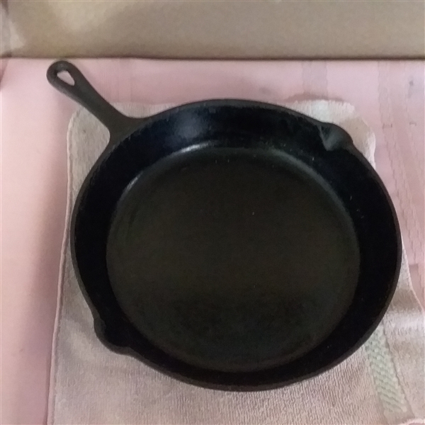 CAST IRON PAN AND KITCHEN COMPOST BUCKET