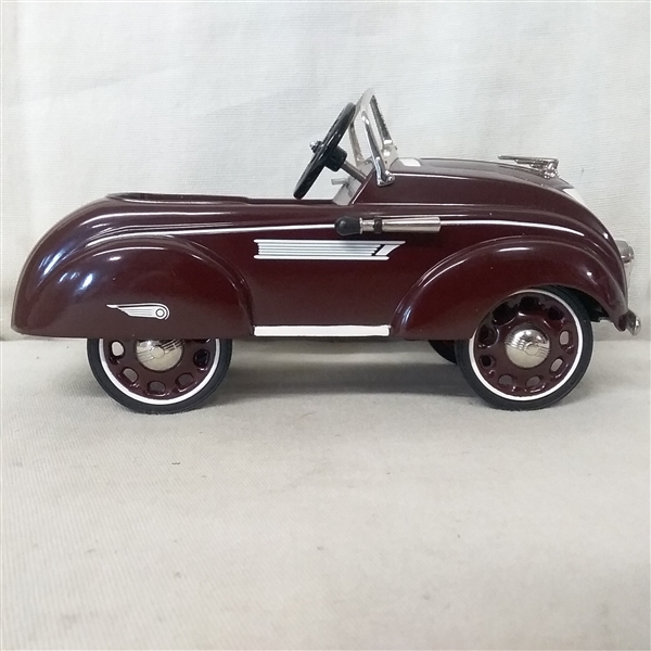 VINTAGE HALLMARK KIDDIE CAR CLASSIC 1937 STEELCRAFT BY MURRAY AIRFLOW LUXURY EDITION