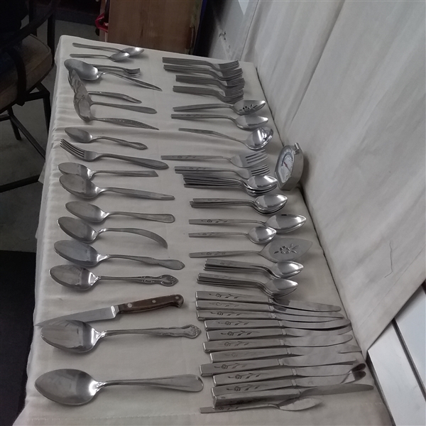 65 PIECE ONEIDACRAFT DELUXE STAINLESS FLATWARE AND OTHERS