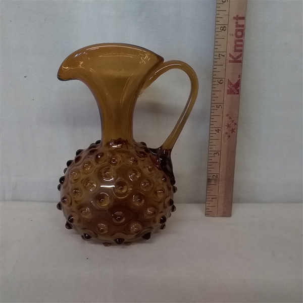VINTAGE AMBER GLASS AND RED GLASS