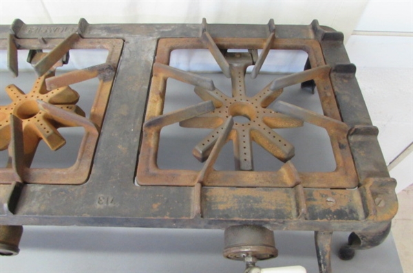 ANTIQUE 1920'S CAST IRON GRISWOLD 3-BURNER GAS CAMP STOVE