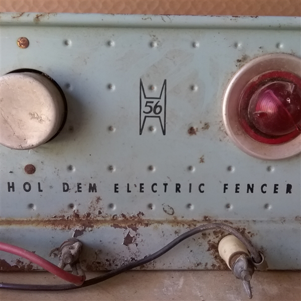 Hol-Dem Electric Fencer 