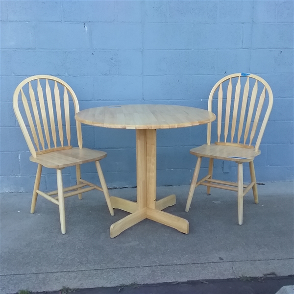 Quaint Drop Leaf Dining Set with 2 Chairs