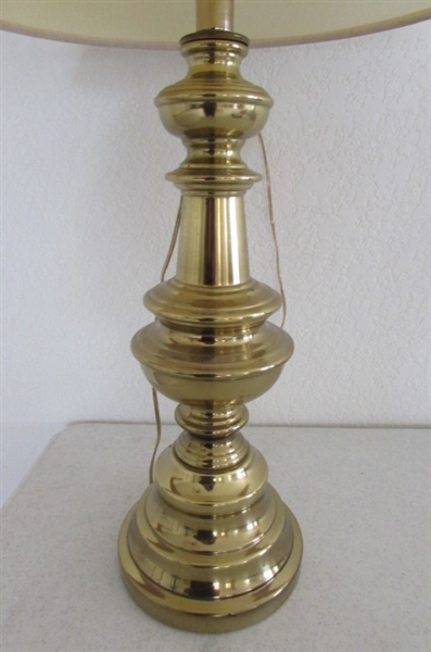 BRASS TABLE LAMP AND WOOD WALL CLOCK