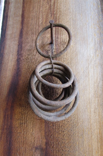 HORSESHOES, METAL RINGS & MORE