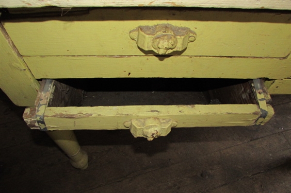 ANTIQUE POSSUM BELLY BAKERS TABLE FOR RESTORATION