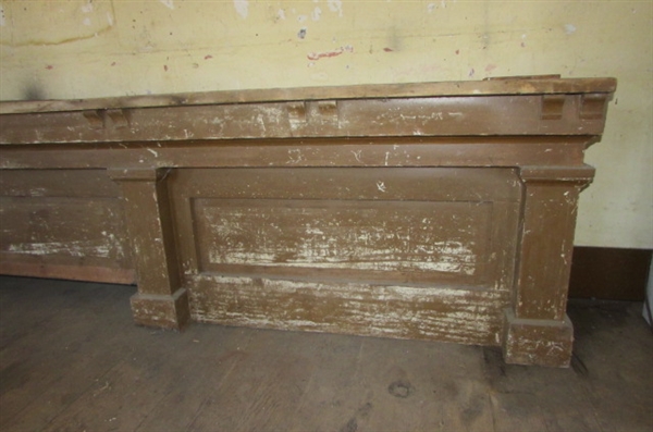 OLD WOODEN BAR - NEEDS TLC