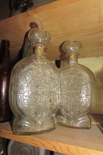 LARGE COLLECTION OF OLD BOTTLES