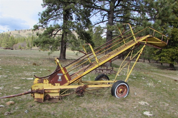 JOHNSON HAY BALE LOADER/ELEVATOR