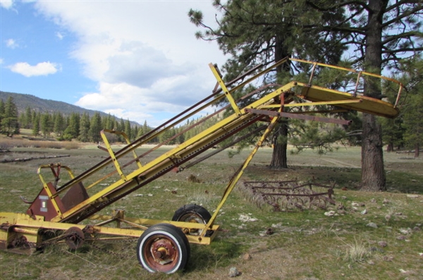 JOHNSON HAY BALE LOADER/ELEVATOR