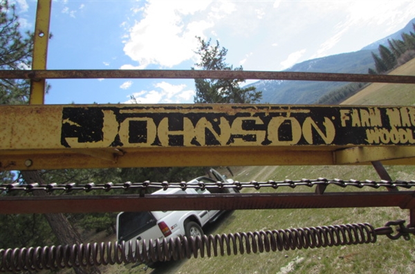 JOHNSON HAY BALE LOADER/ELEVATOR