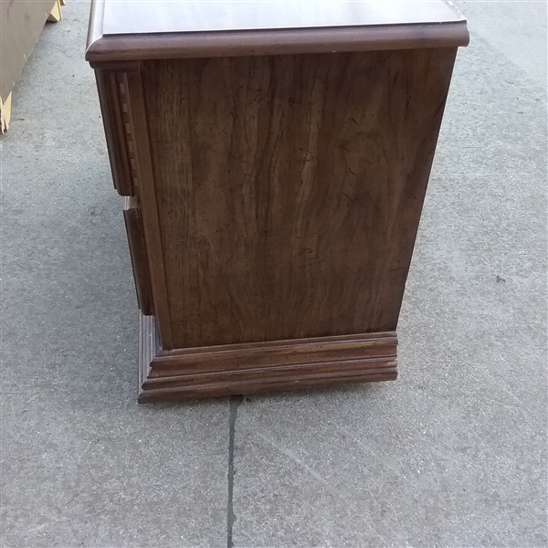 2 Drawer Nightstand