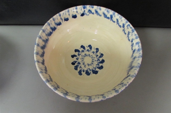 PAIR OF VINTAGE/ANTIQUE BLUE & WHITE SERVING BOWLS