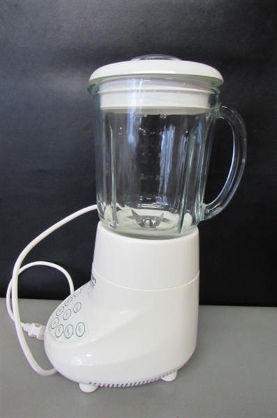 CUISINART BLENDER & WEST BEND COOKER