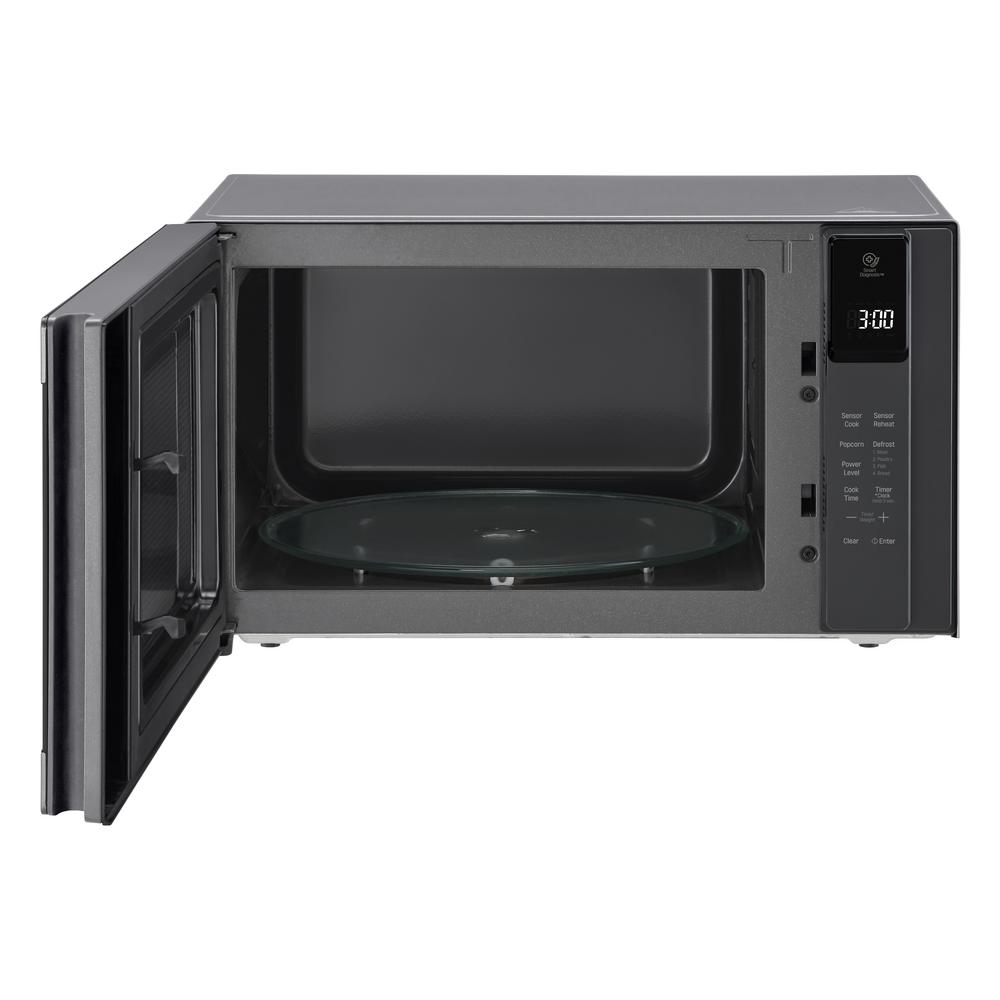 Lot Detail - LG Electronics NeoChef 1.5 cu. ft. Countertop Microwave in