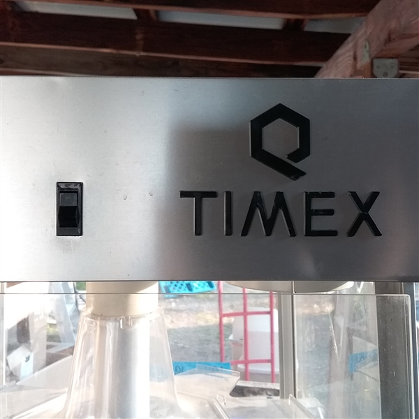 TIMEX LIGHT UP ROTATING DISPLAY CASE