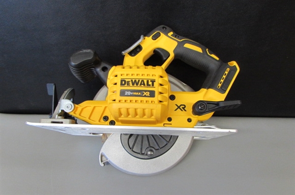 DEWALT 20-Volt MAX XR Lithium-Ion Cordless Brushless 7-1/4 in. Circular Saw with Brake (Tool-Only)