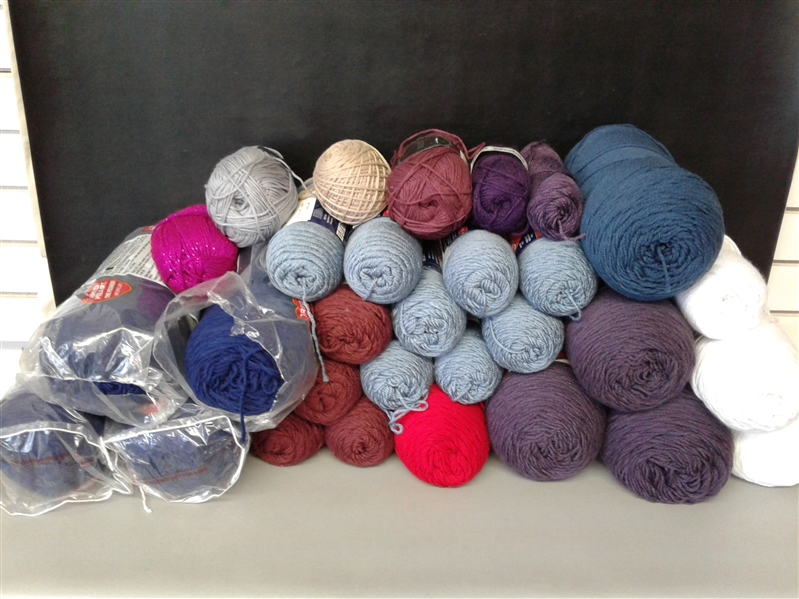 Yarn: Worsted Weight Yarn 31 Skeins