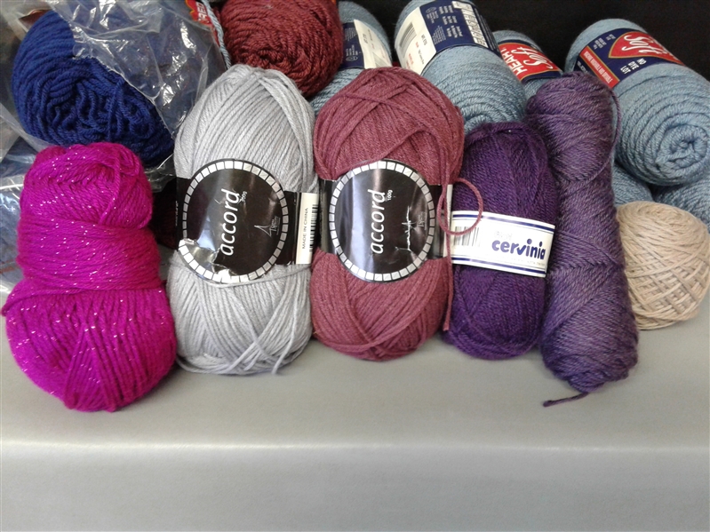 Yarn: Worsted Weight Yarn 31 Skeins