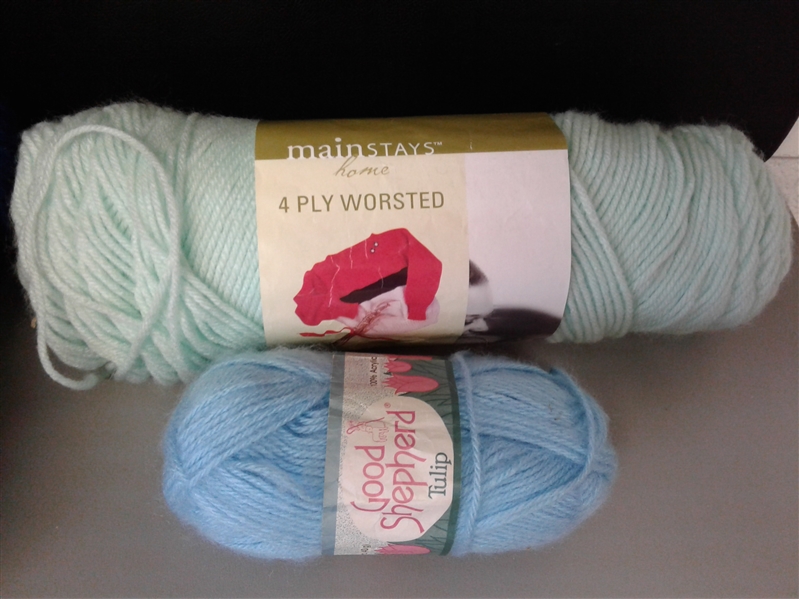 Yarn: Worsted and Plush Yarn 20+ Skeins