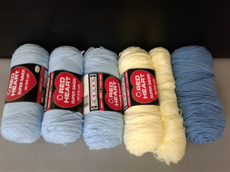 Yarn: Worsted and Plush Yarn 20+ Skeins