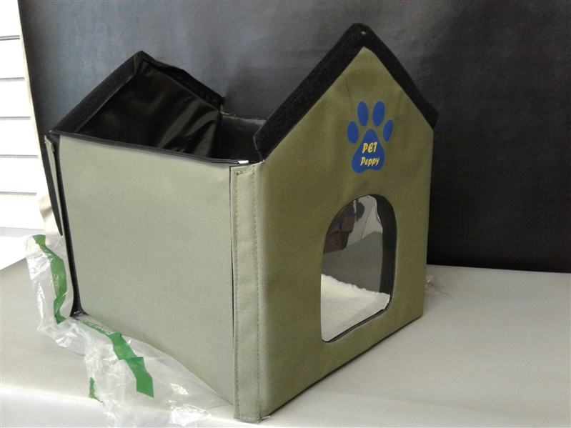 OUTDOOR/INDOOR CAT HOUSE BY PET PEPPY