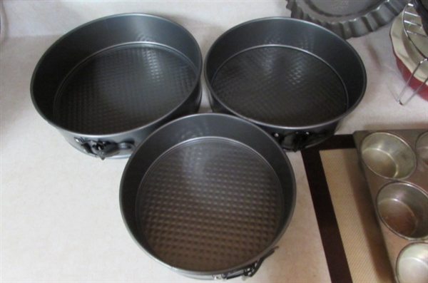 BAKEWARE FOR CAKES, CUPCAKES & PIES