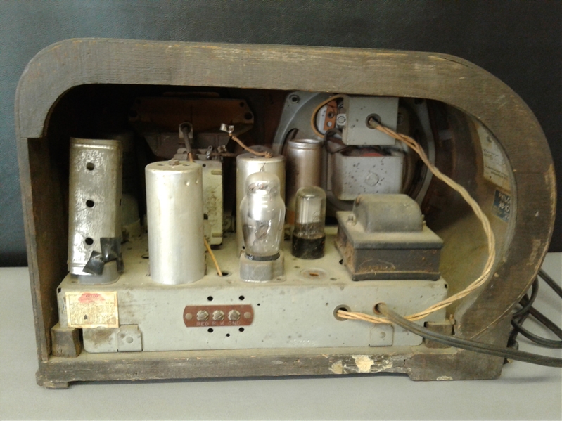 Antique Philco Model 38-10T (38-10) Bullet Table Radio (1938)