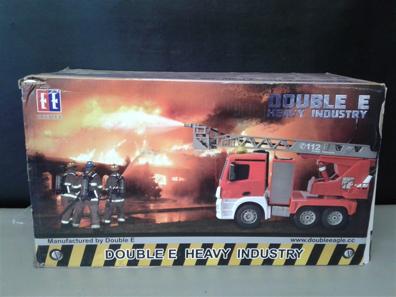 Double E Heavy Industry RC Fire Truck with Pumper