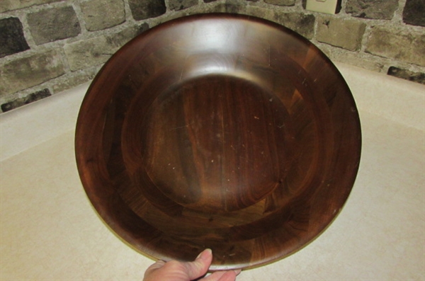 LARGE BOWLS - TUPPERWARE, STAINLESS STEEL & WOODEN