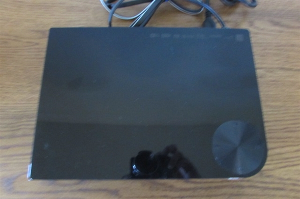 SAMSUNG BLU-RAY PLAYER WITH REMOTE