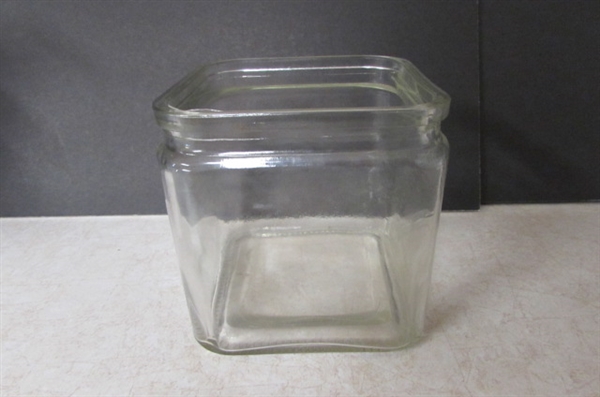 COUNTRY KITCHEN GLASS CANISTERS