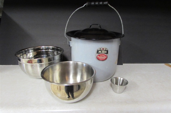 STAINLESS STEEL MIXING BOWLS, ENAMELED POT WITH HANDLE & LID