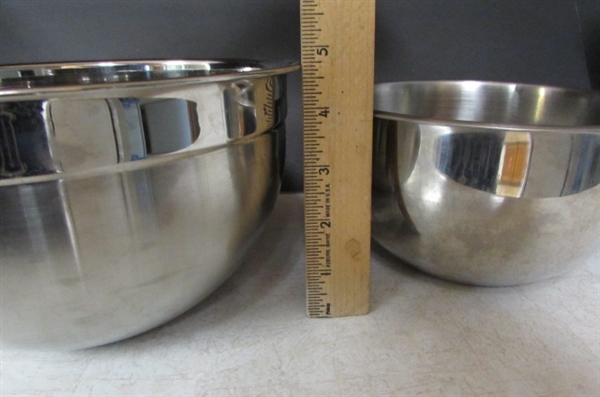 STAINLESS STEEL MIXING BOWLS, ENAMELED POT WITH HANDLE & LID