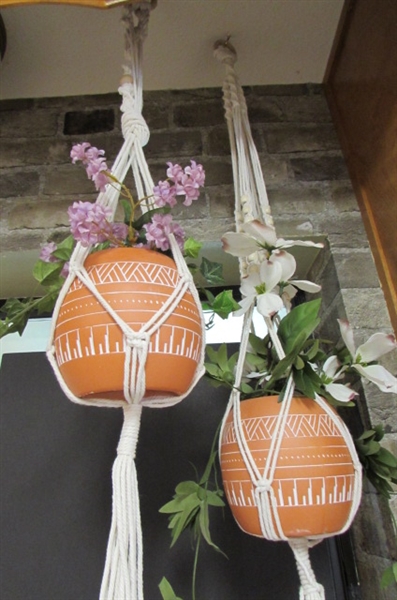 HANGING TERRACOTTA POTS WITH SILK FLOWERS & COLLECTION OF CUTE ANIMAL FIGURINES
