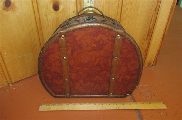 LARGE WOVEN BASKETS, HINGED CASE AND CARVED WOODEN BOX