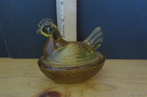 2 AMBER GLASS CANDY DISHES AND OTHER ROOSTER DECOR