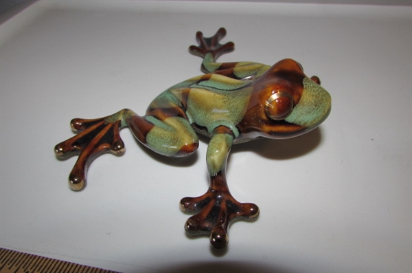 STONE, RESIN & GLASS FROG COLLECTION