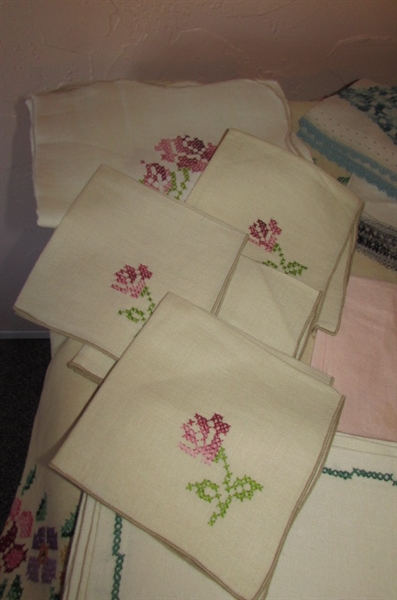 VINTAGE EMBROIDERED TABLECLOTHS, NAPKINS, LINENS AND HANKIES
