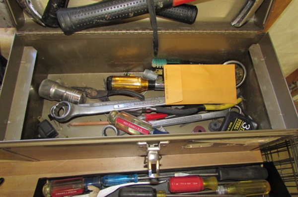 SMALL TOOL BOX, ASSORTED TOOLS & SWIVEL BENCH VISE