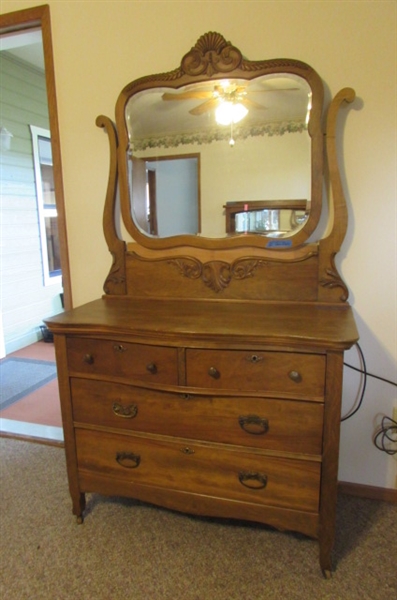ANTIQUE OAK DRESSER WITH DOVETAIL DRAWERS & BEVELED MIRROR